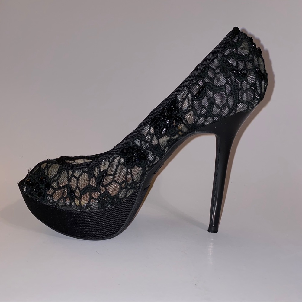 Beads and lace peep toe platform heel. New.